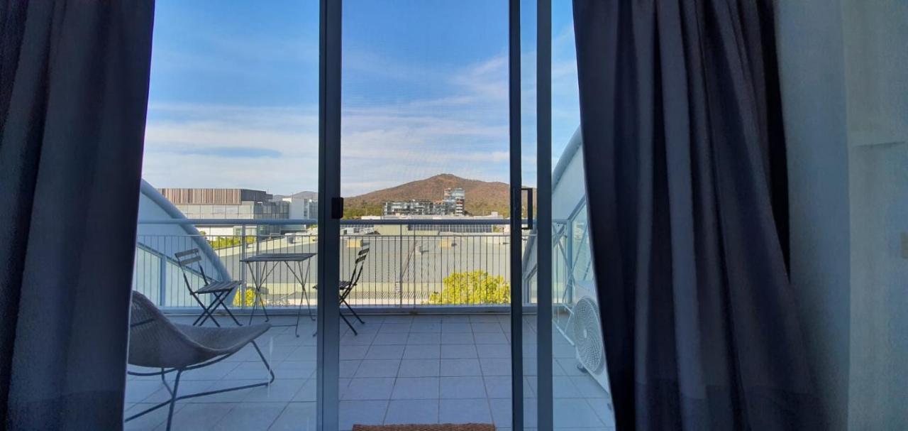 Dana-Cozy Private Room In Shared Central Apt-Rm 2 แคนเบอร์รา ภายนอก รูปภาพ