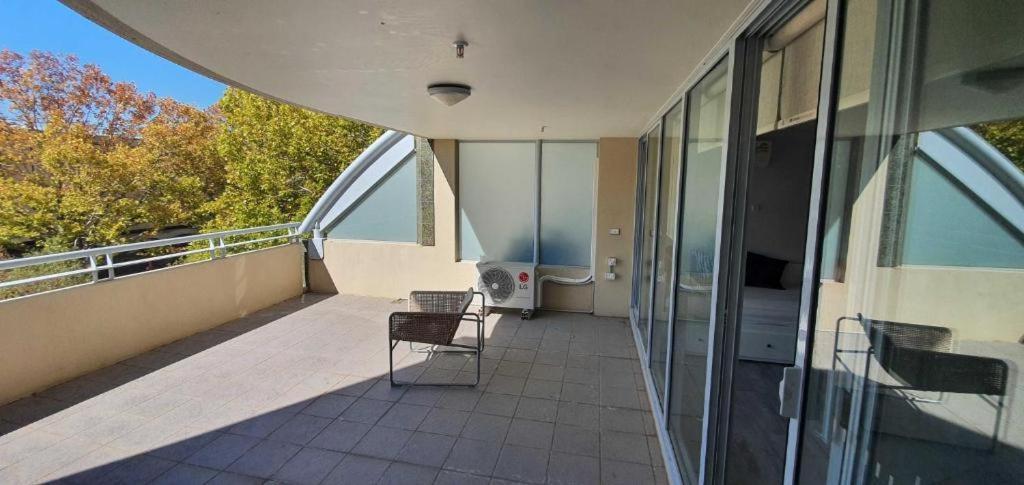Dana-Cozy Private Room In Shared Central Apt-Rm 2 แคนเบอร์รา ภายนอก รูปภาพ