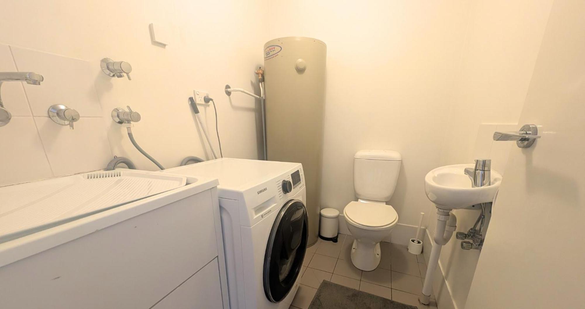 Dana-Cozy Private Room In Shared Central Apt-Rm 2 แคนเบอร์รา ภายนอก รูปภาพ